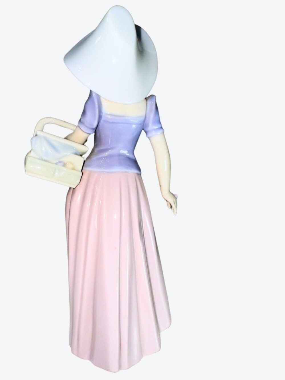 LLADRÓ 1997 November 15 Event Figurine Lady with Shopping Bag - Picture 6 of 9